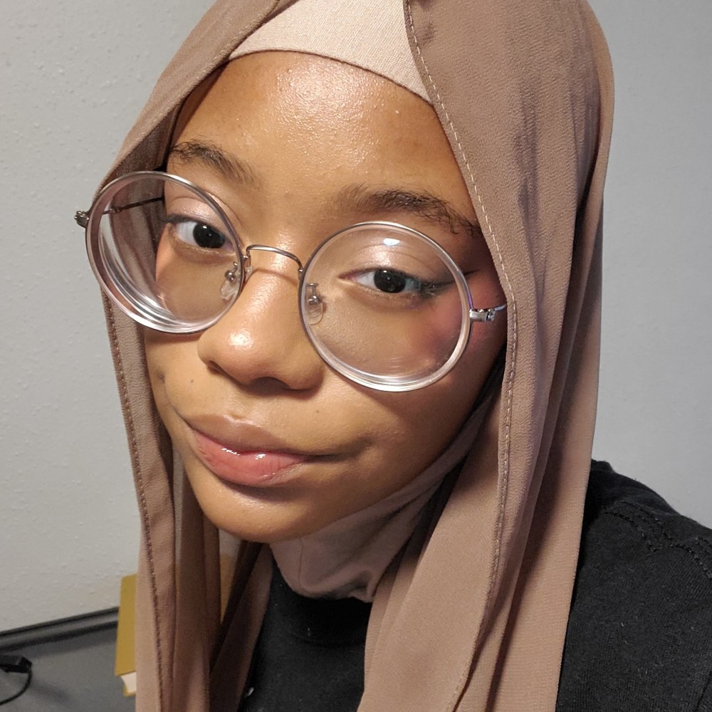 Meet your Posher, Yasmin